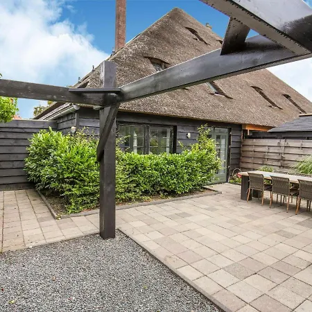 Well Maintained Holiday In An Old Dutch Haubarg Farmhouse Near Egmond Aan Zee Apartament *